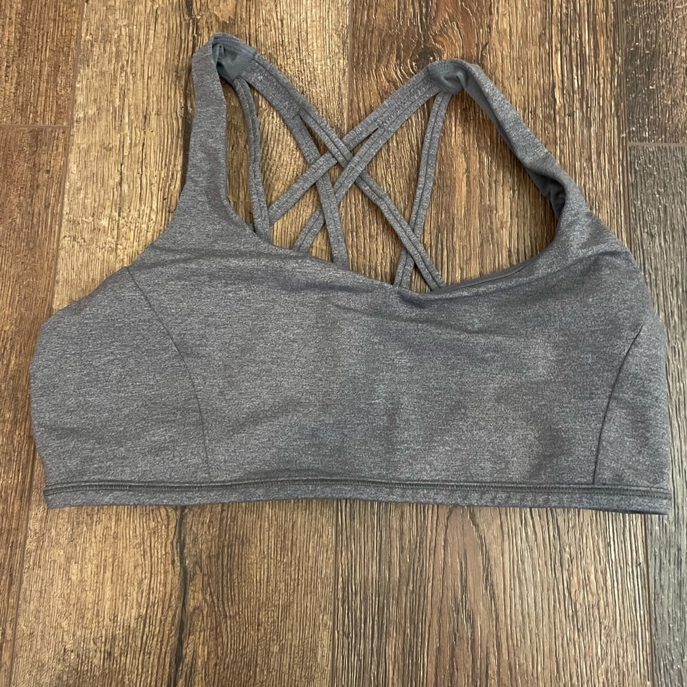 Lululemon cross-back sports bra (Free To Be Serene Bra)